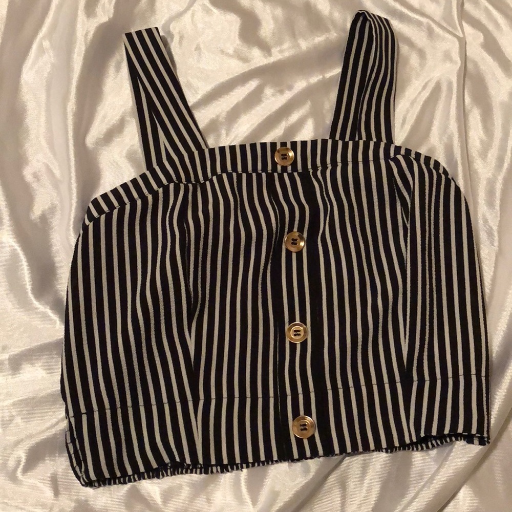 Black and white stripped crop top